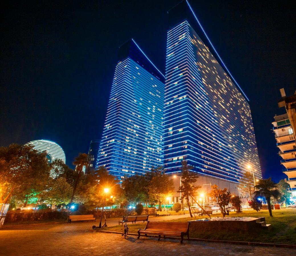 Orbi City Skyscraper With Sea View Batoumi Extérieur photo