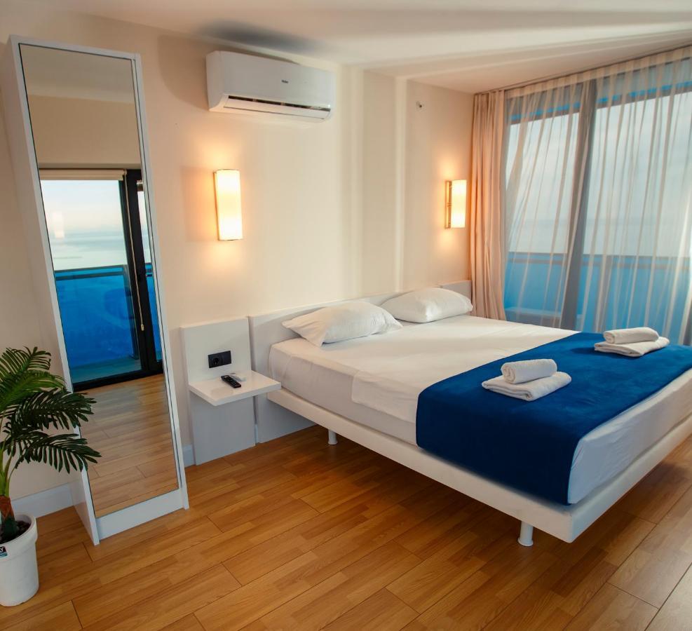 Orbi City Skyscraper With Sea View Batoumi Extérieur photo
